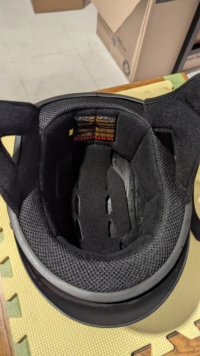 woman's small helmet - photo 4