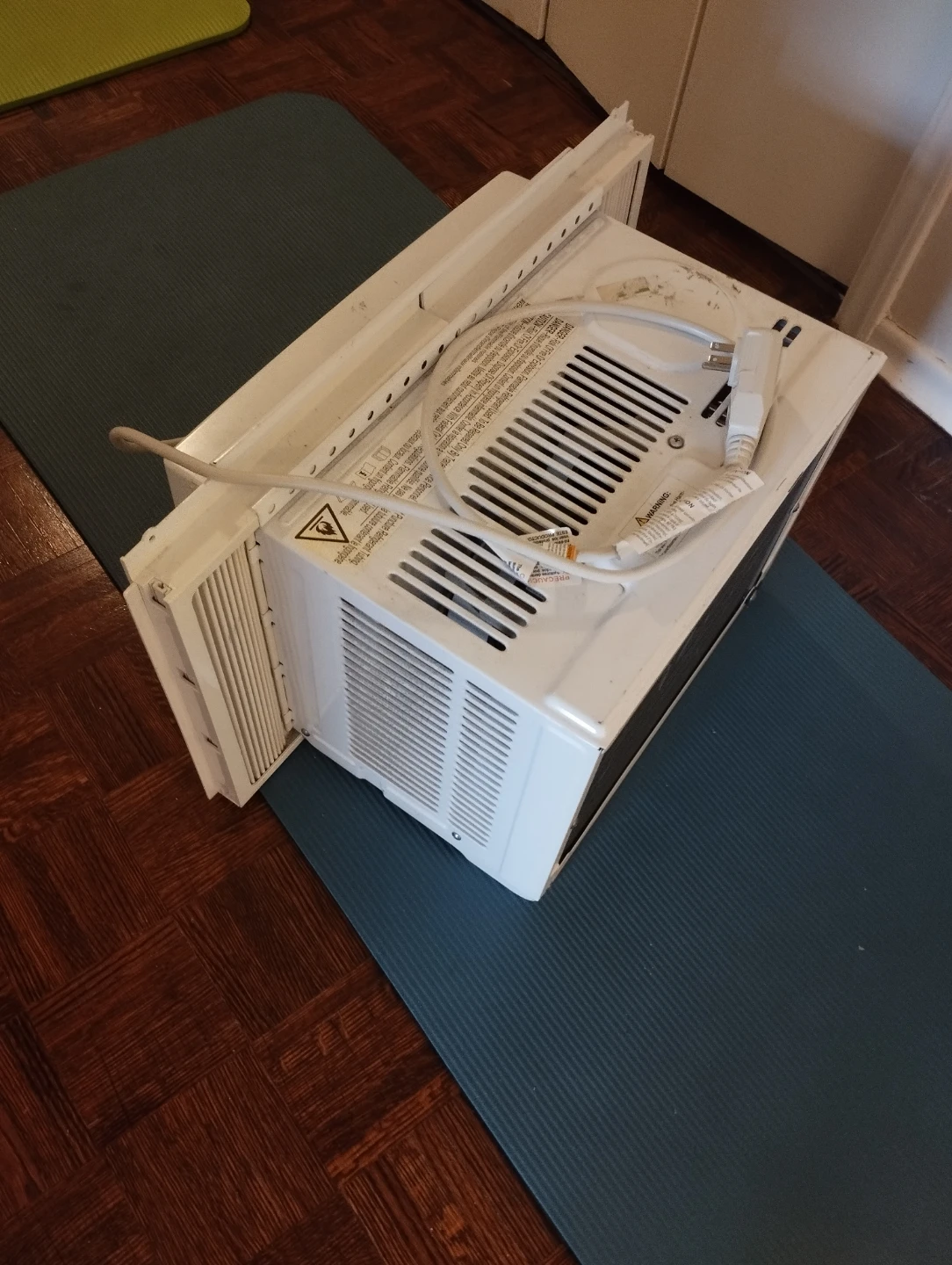 Tosot Window Air Conditioner - photo 2