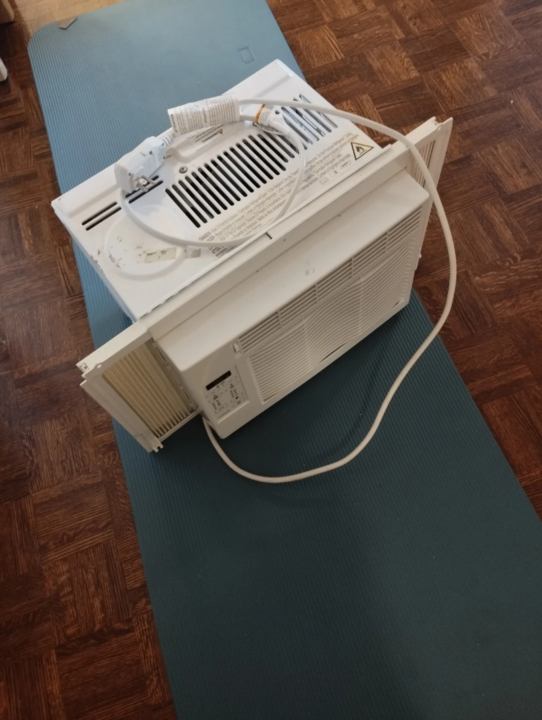 Tosot Window Air Conditioner - photo 3