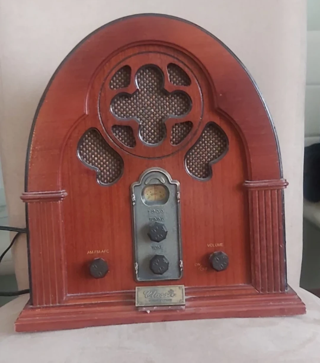 Classic Retro AM/FM Radio with Cassette Player