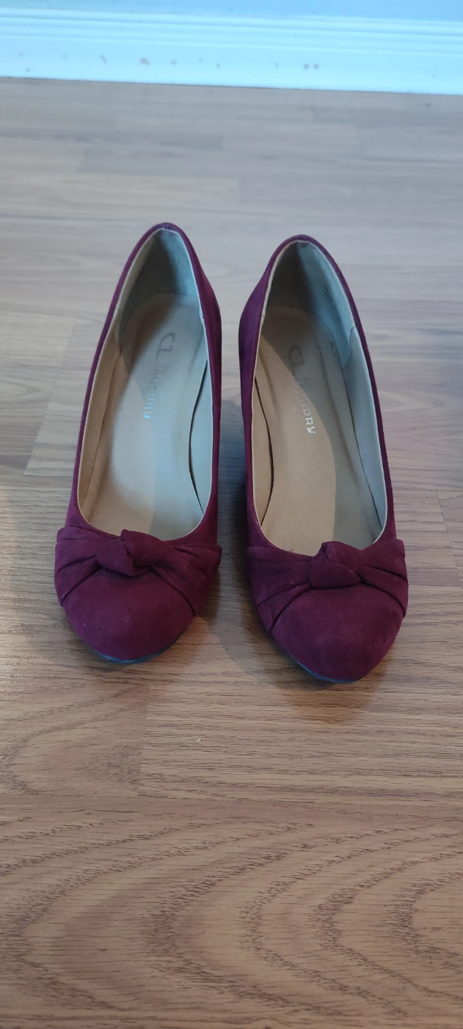CL by Laundry Wedge Pumps Size 6.5M Burgundy