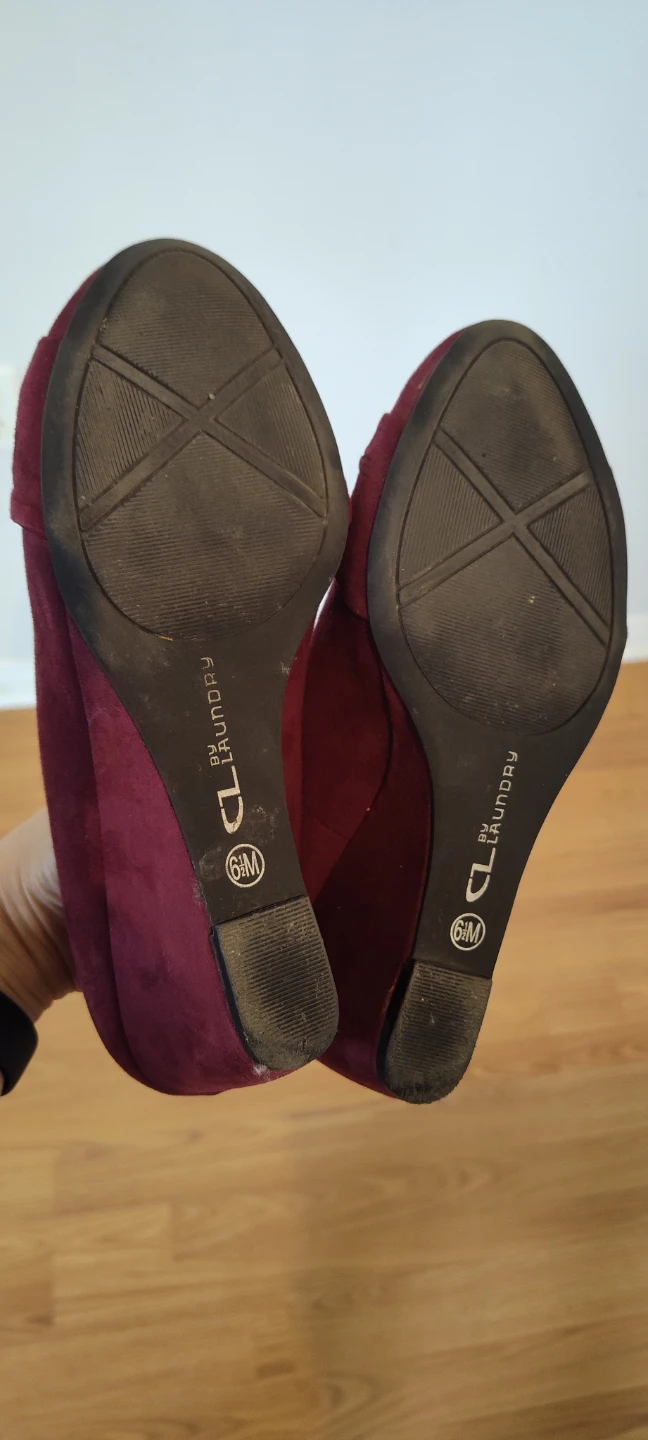 CL by Laundry Wedge Pumps Size 6.5M Burgundy - photo 4