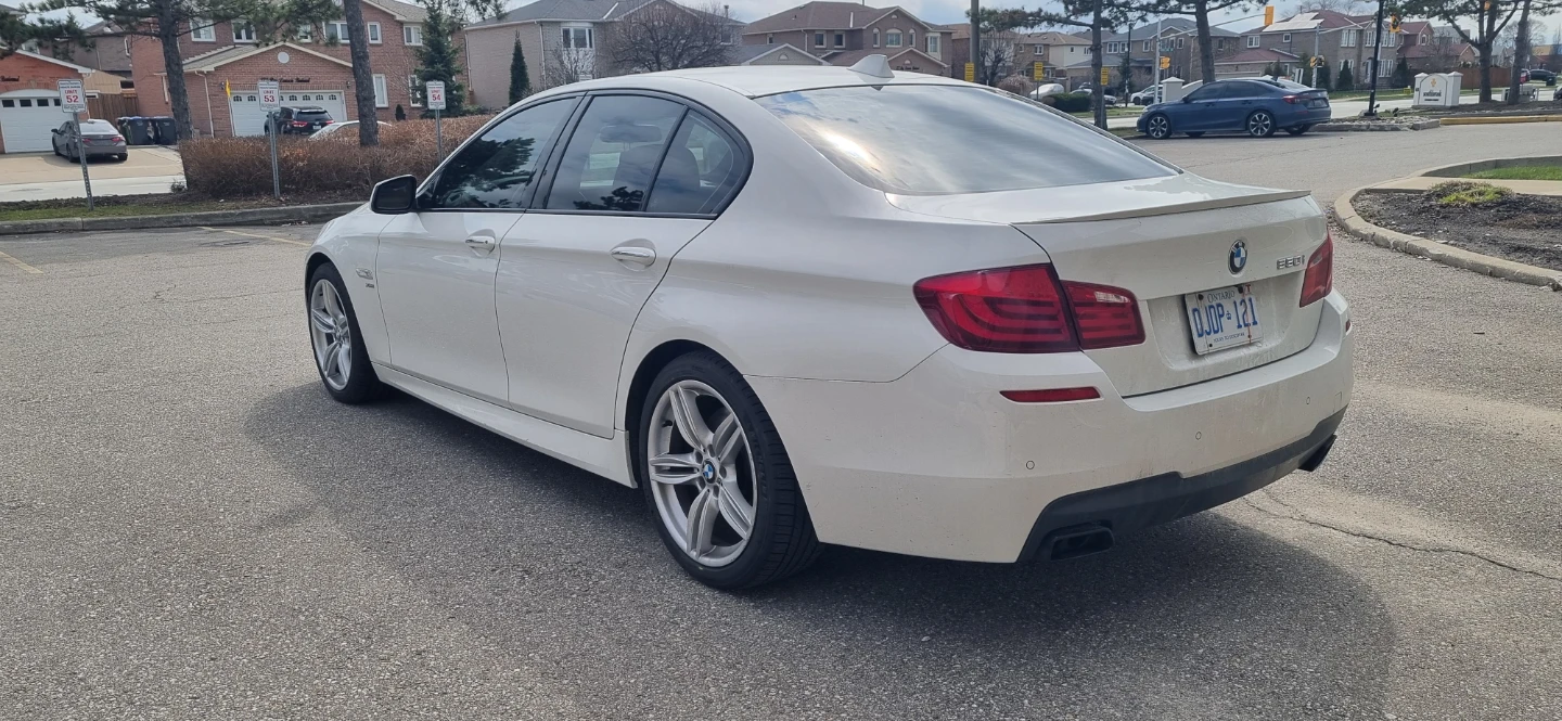 White BMW 5 Series Sedan - photo 4