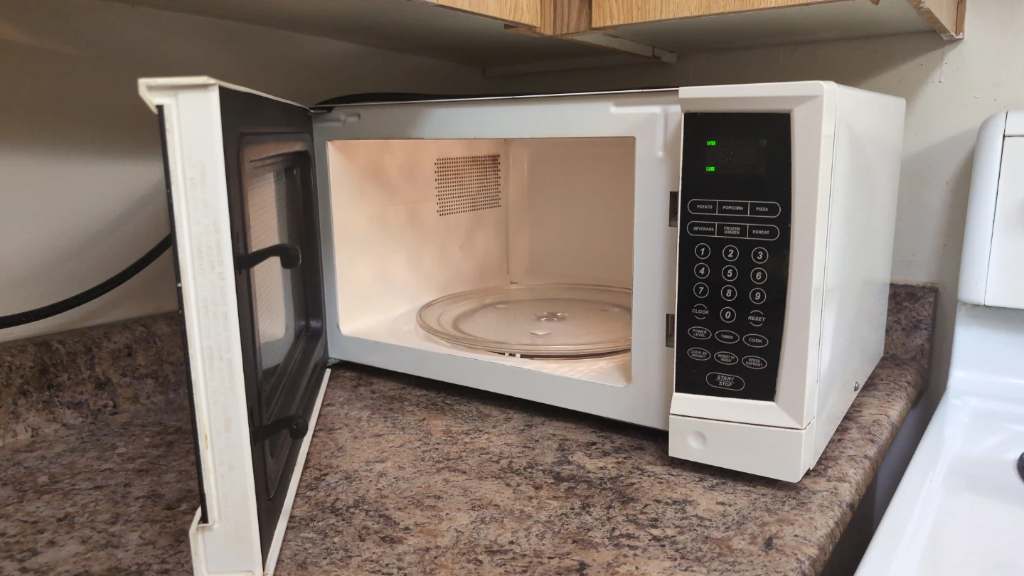 Danby White Microwave - photo 2
