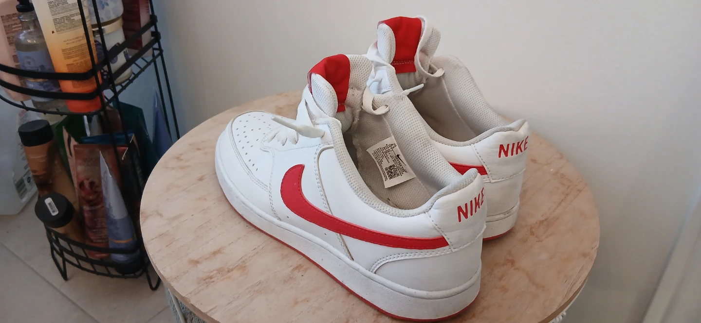 Nike White and Red Sneakers