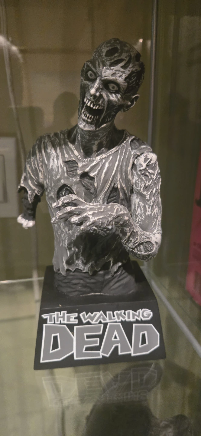 The Walking Dead Zombie Bust