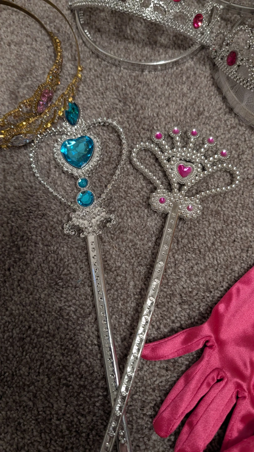 Princess Dress-Up Set: Tiara, Wand & Gloves - photo 4