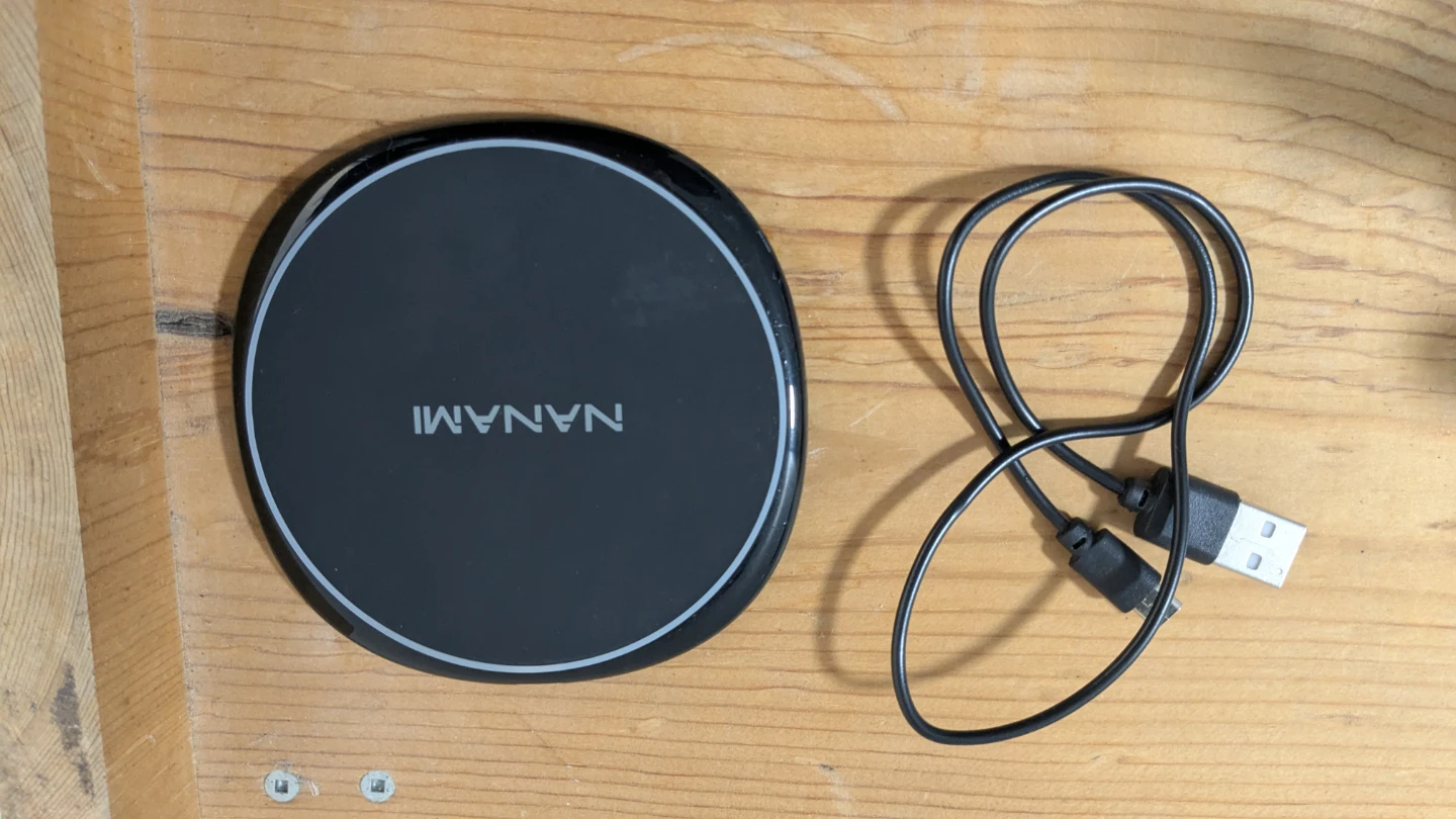 NANAMI Wireless Charger with USB Cable