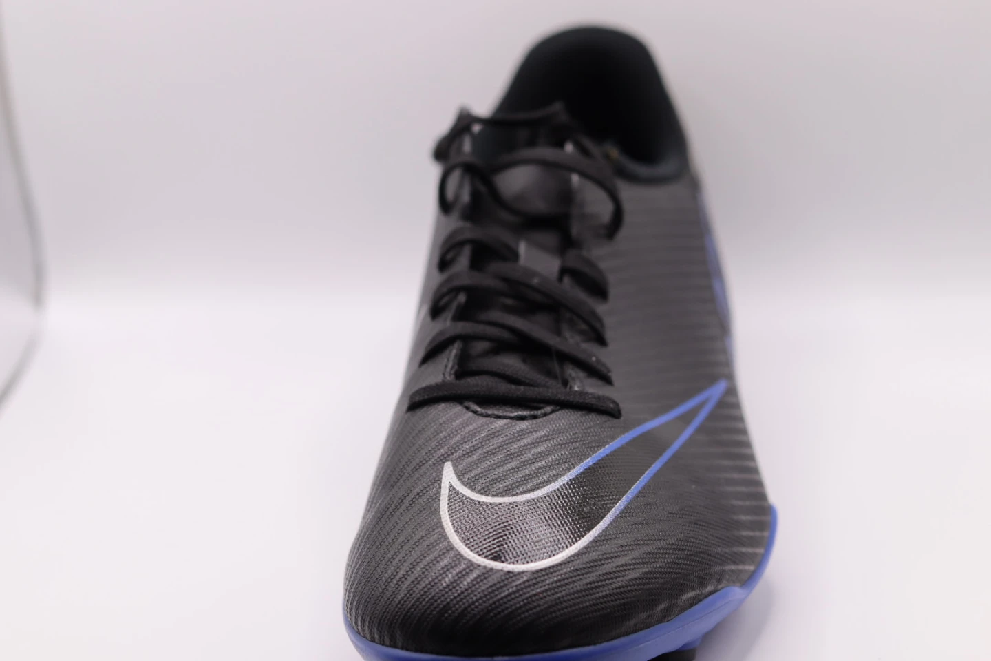 Nike mercurial cleats size 5.5 - photo 2