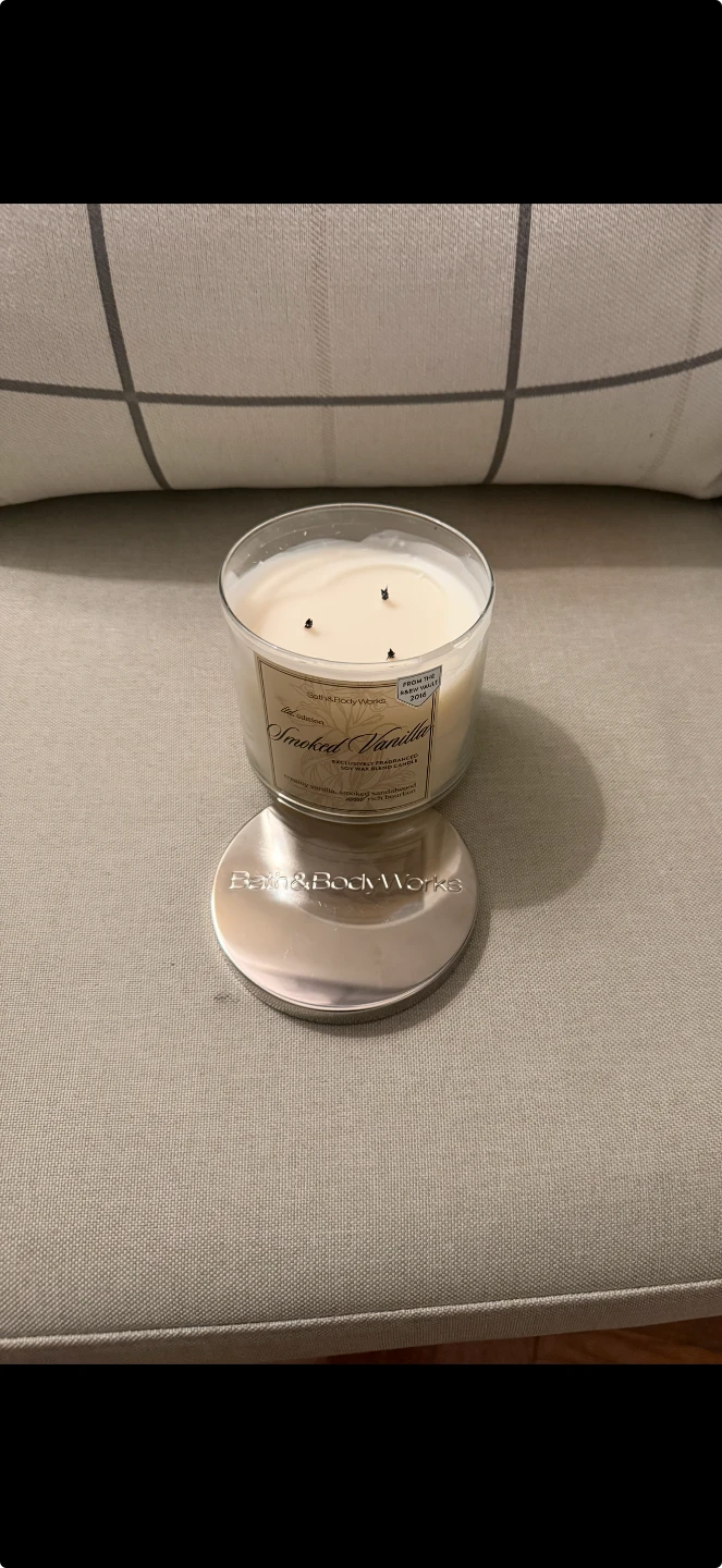 Bath & Body Works Smoked Vanilla Soy Wax Candle - photo 2