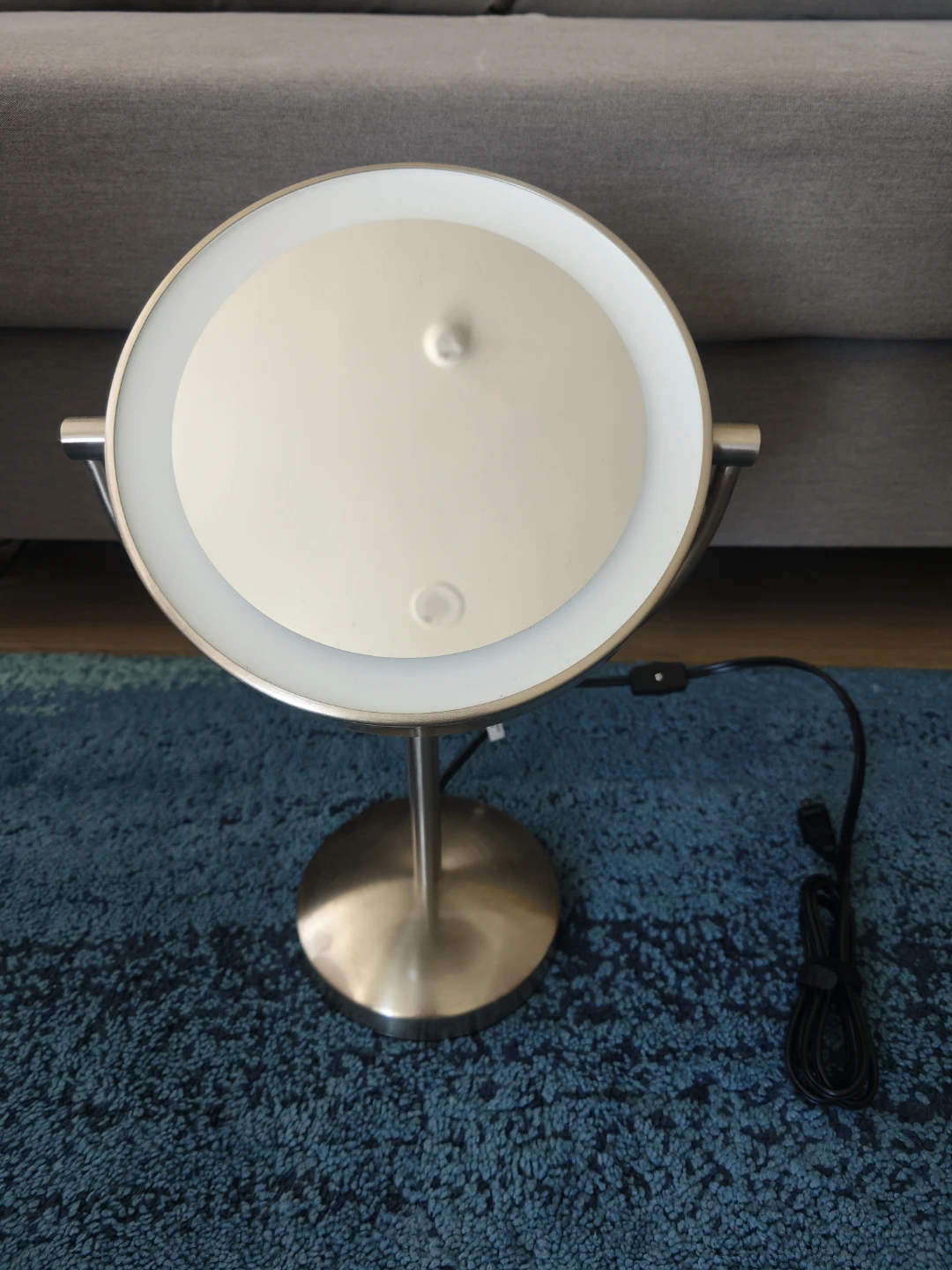 Double-sided Lighted Makeup Mirror - photo 2