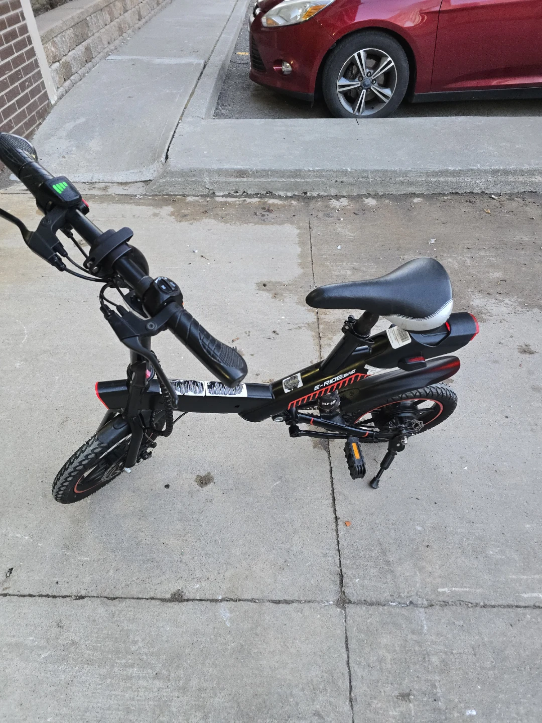 E-RIDER FOLDING SCOOTER great condition