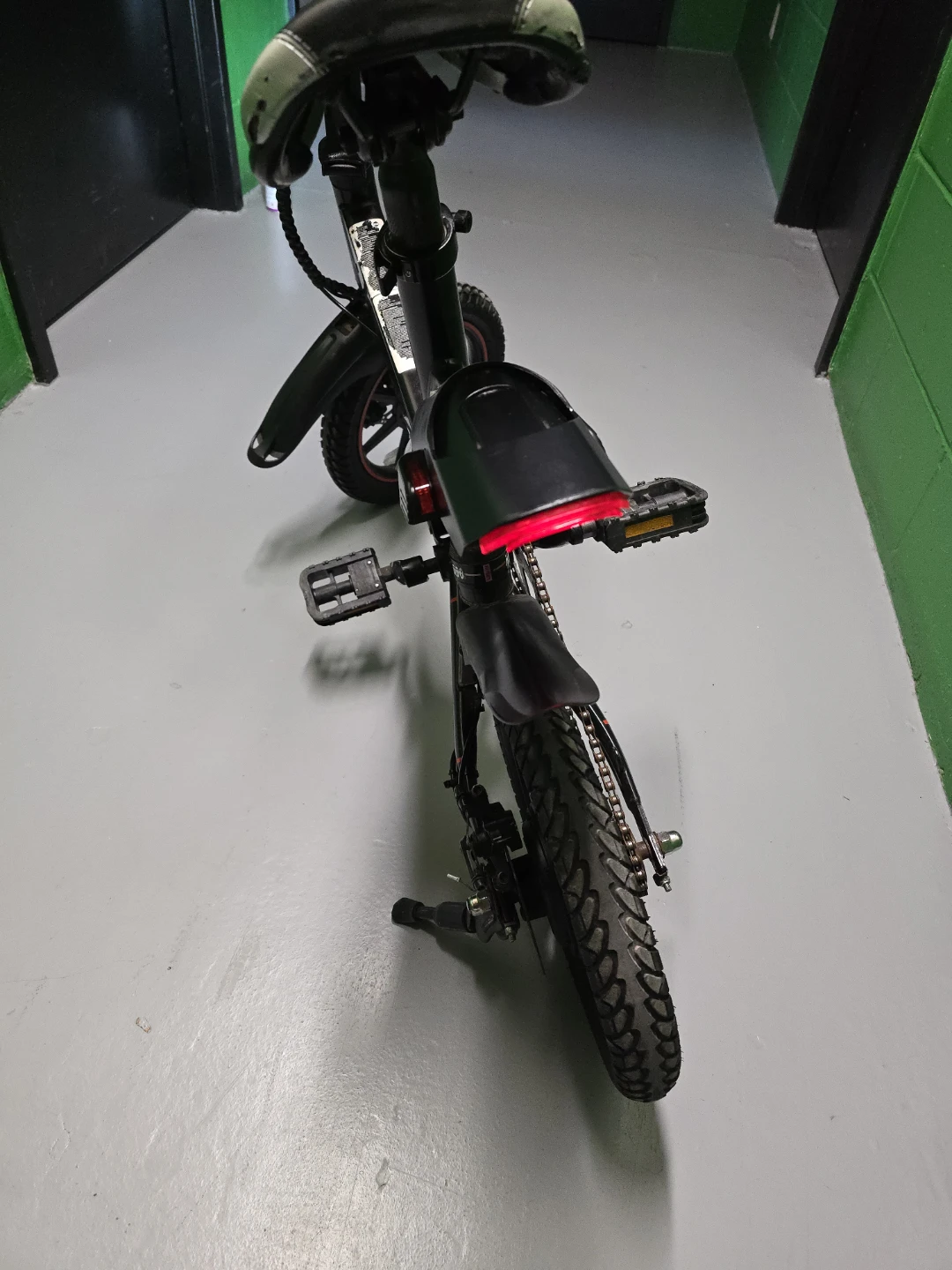 E-RIDER FOLDING SCOOTER great condition - photo 2