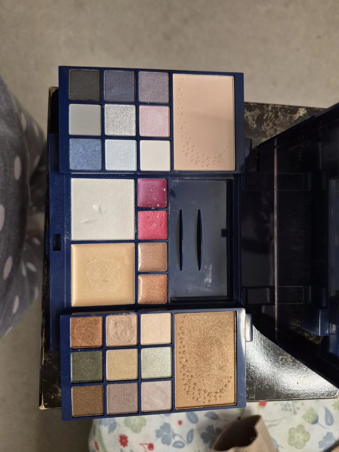Oriflame Queen of the Night Makeup Palette - photo 3