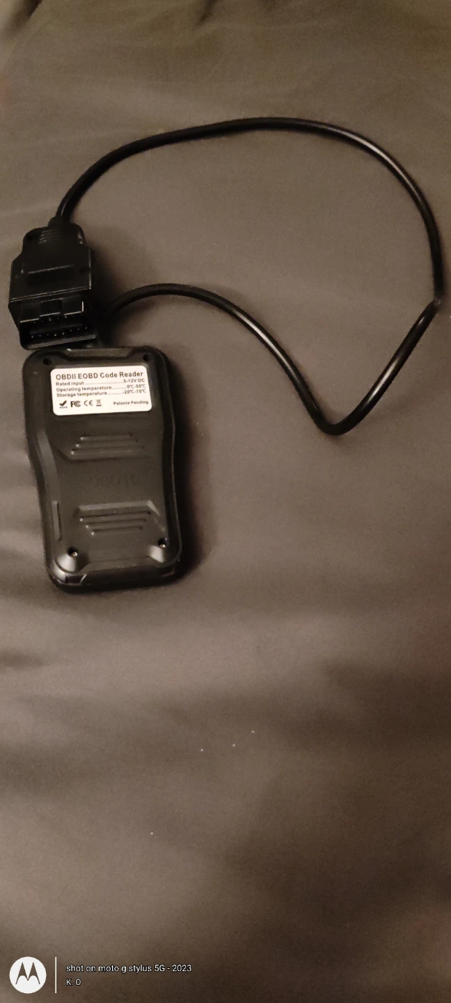 V100 OBDII / EOBD Car Code Reader & Diagnostic Scanner