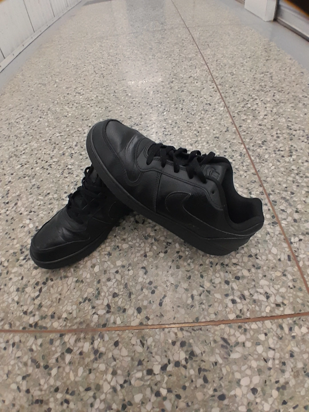 Nike Air Solid  Black Sneakers Shoes Men's size 11 - photo 2