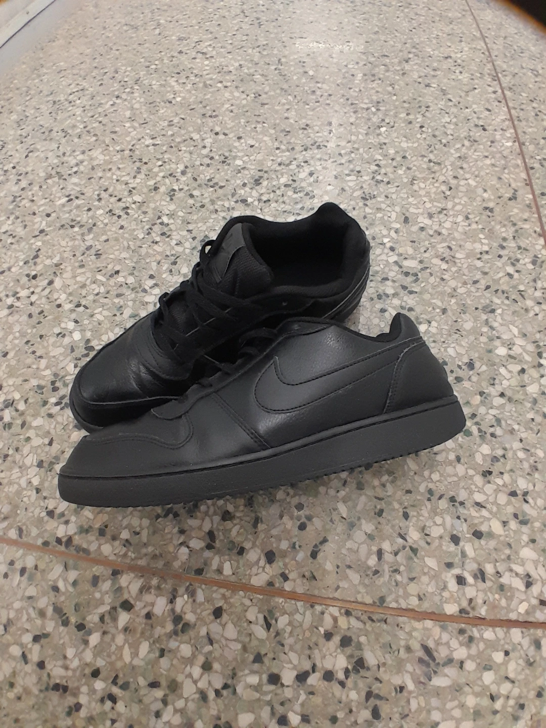 Nike Air Solid  Black Sneakers Shoes Men's size 11 - photo 5