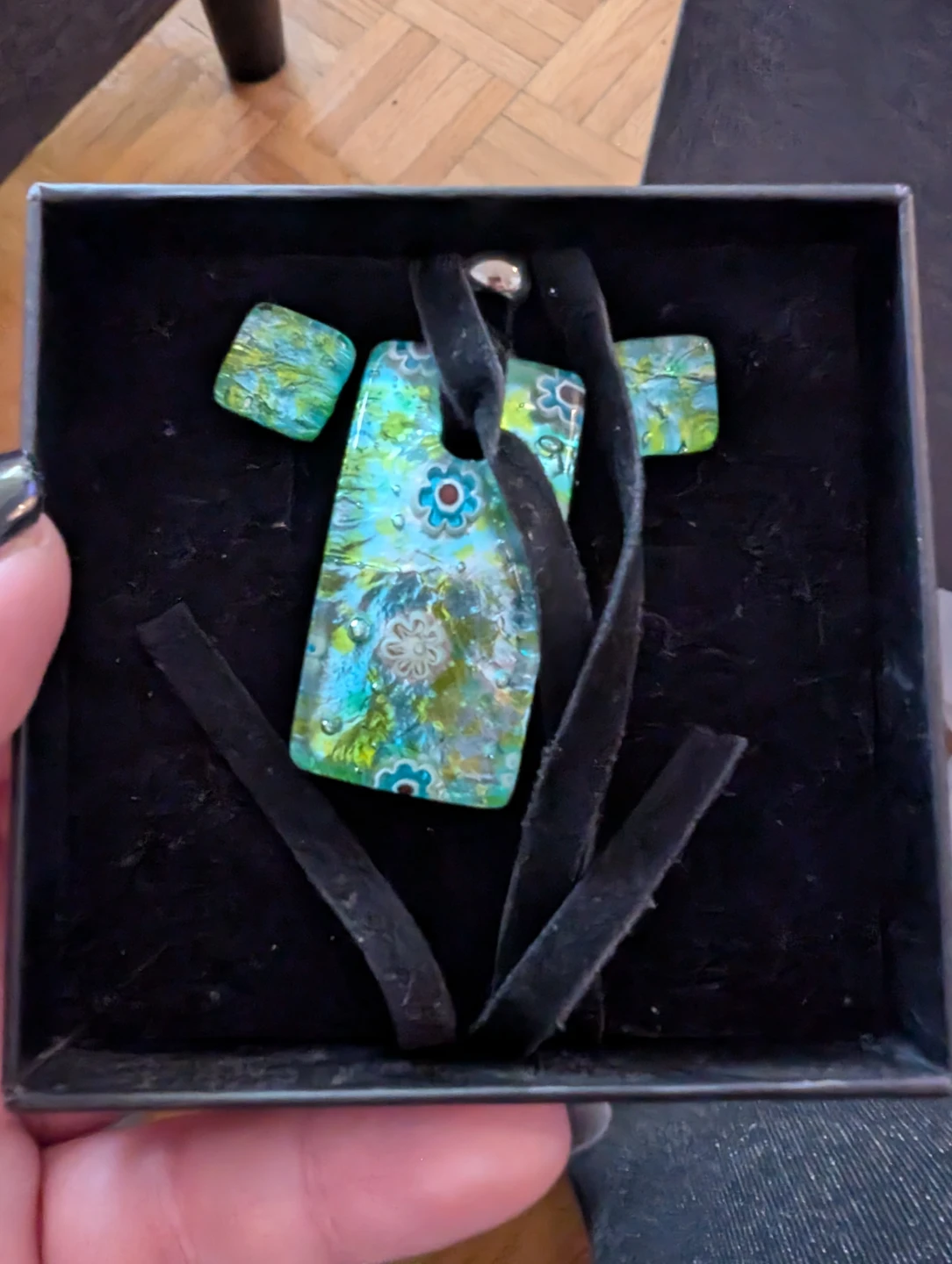 Murano Glass Pendant Necklace and Earrings Set