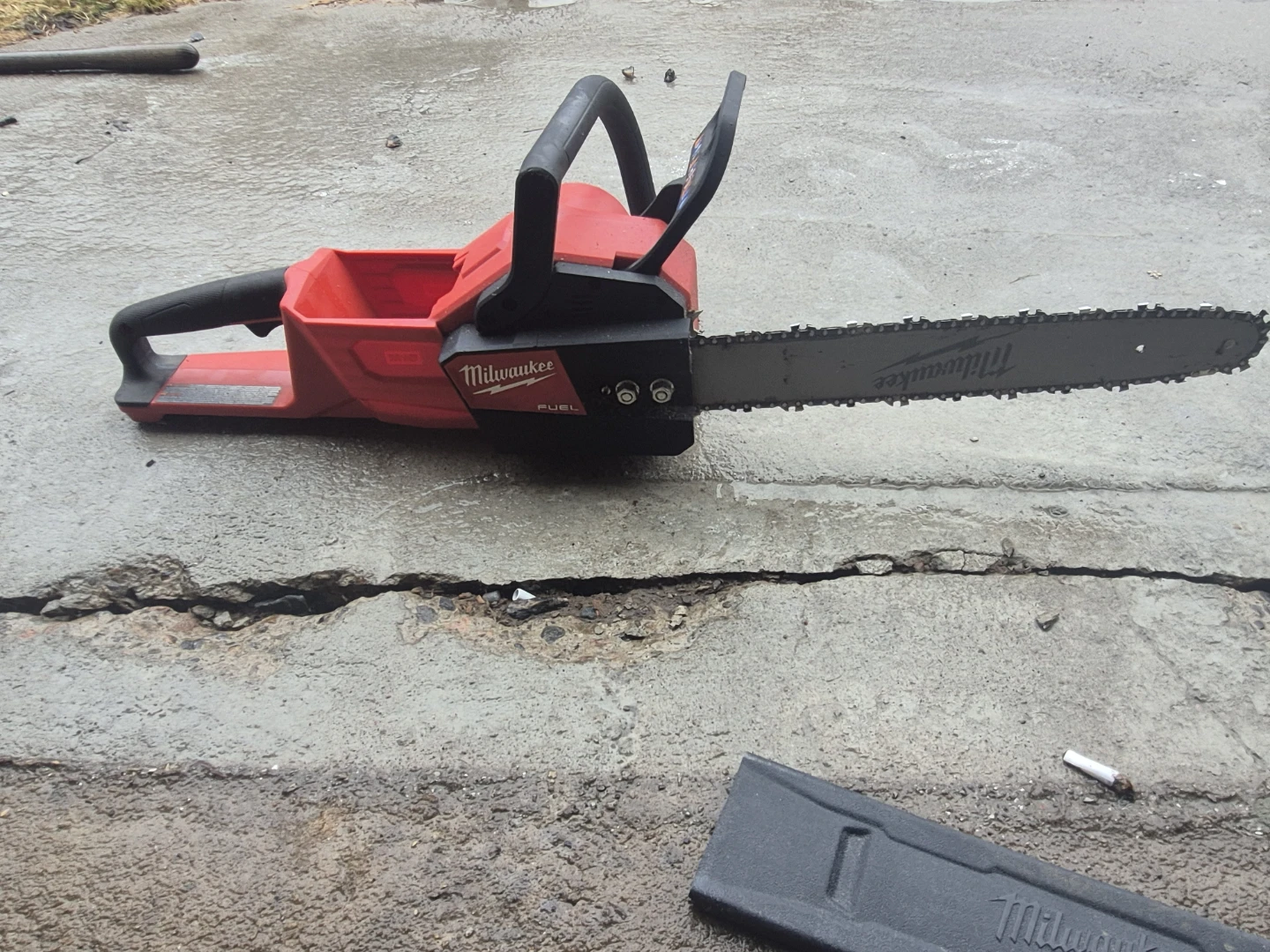 Milwaukee M18 FUEL Chainsaw