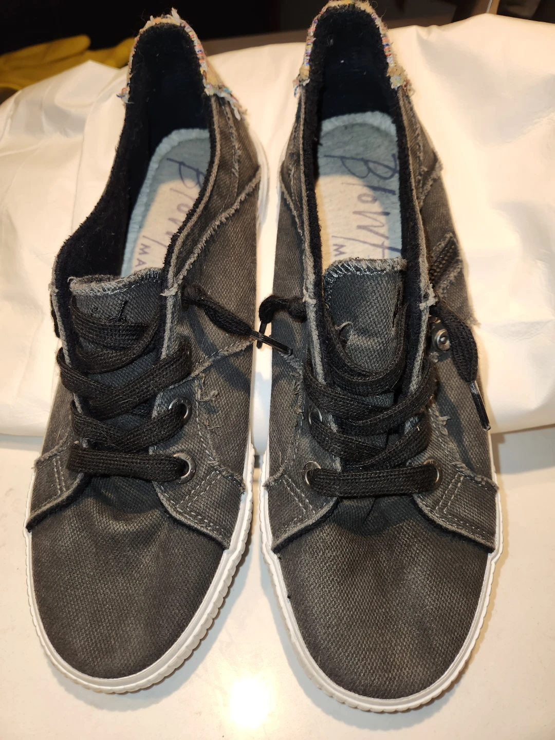 Blowfish Malibu Sneakers Size10 -Black Smoke Canvas.