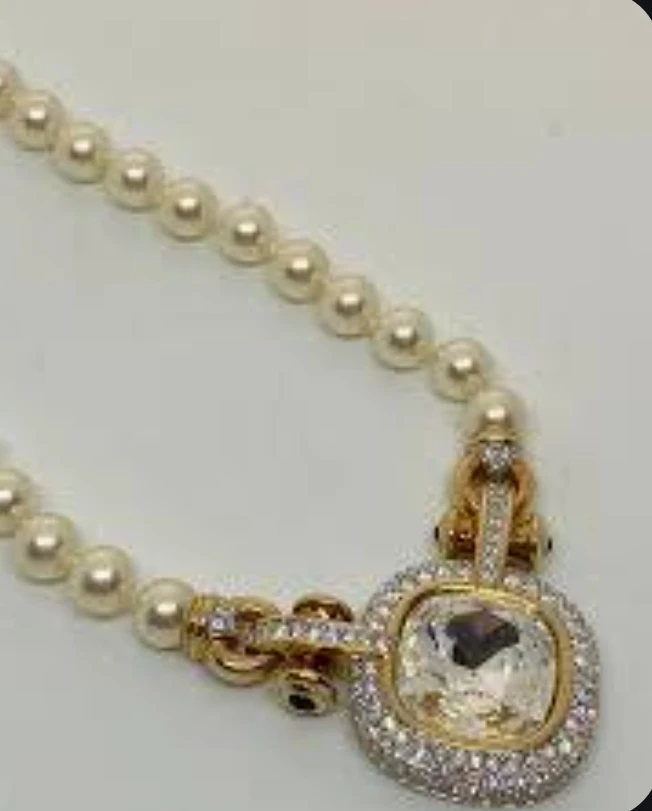 Pearl Necklace with Large Crystal Pendant - photo 4