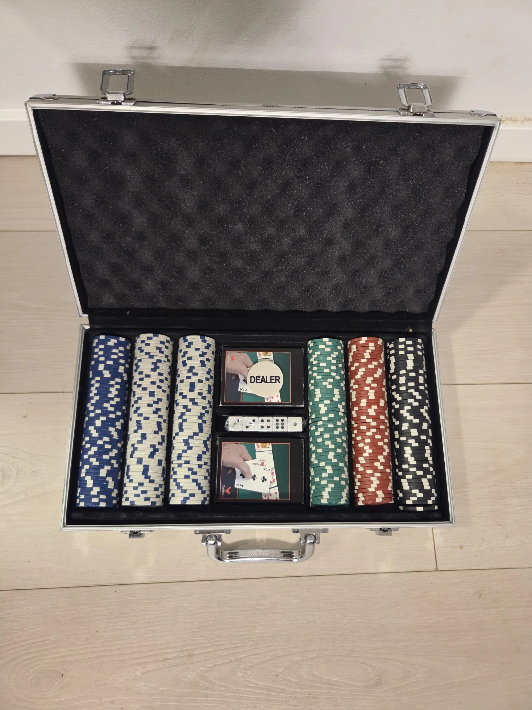 Poker Chip Set with Case 38×7×22cm