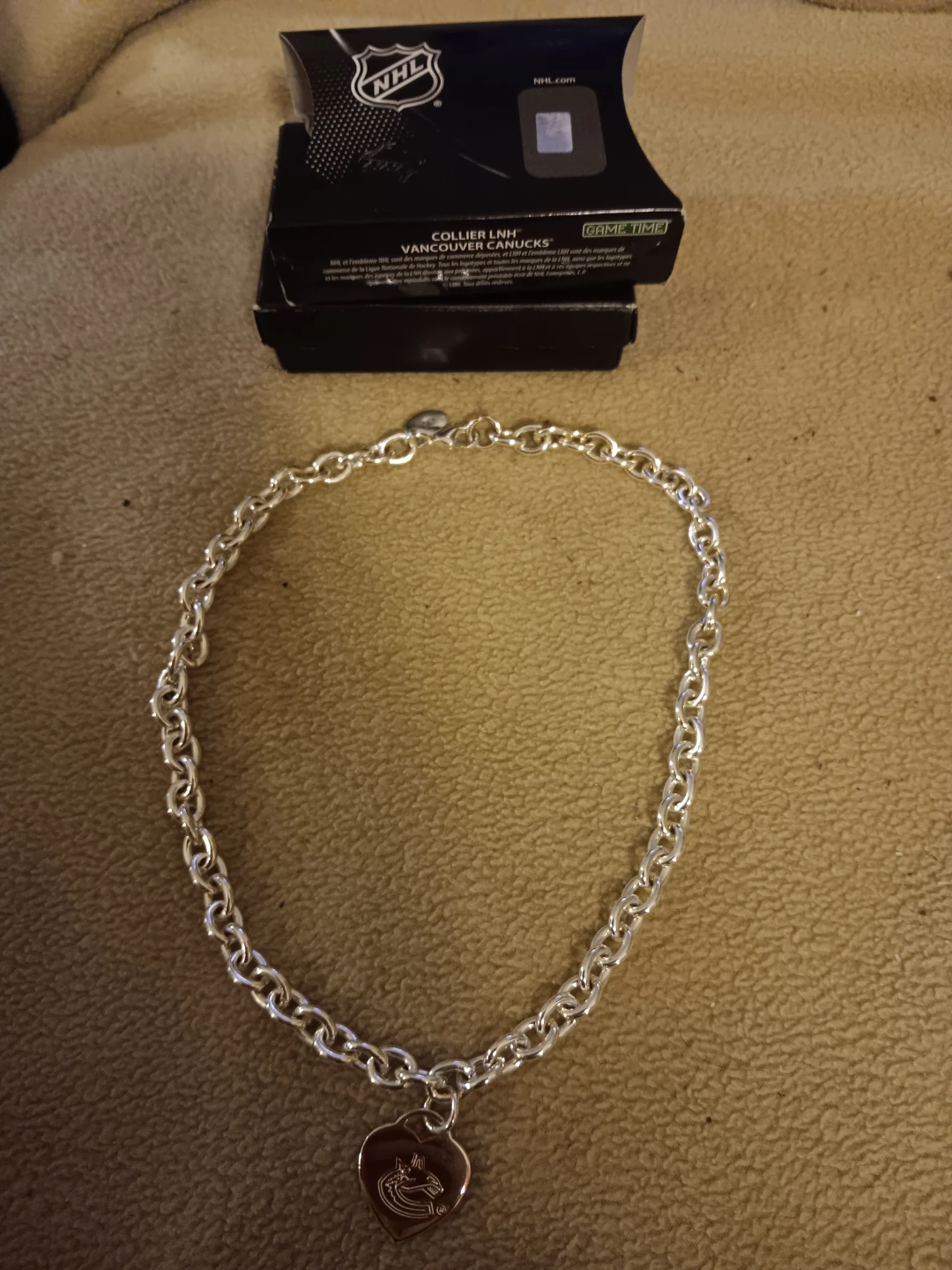 Vancouver Canucks NHL Sterling Silver Heart Charm Necklace - photo 2