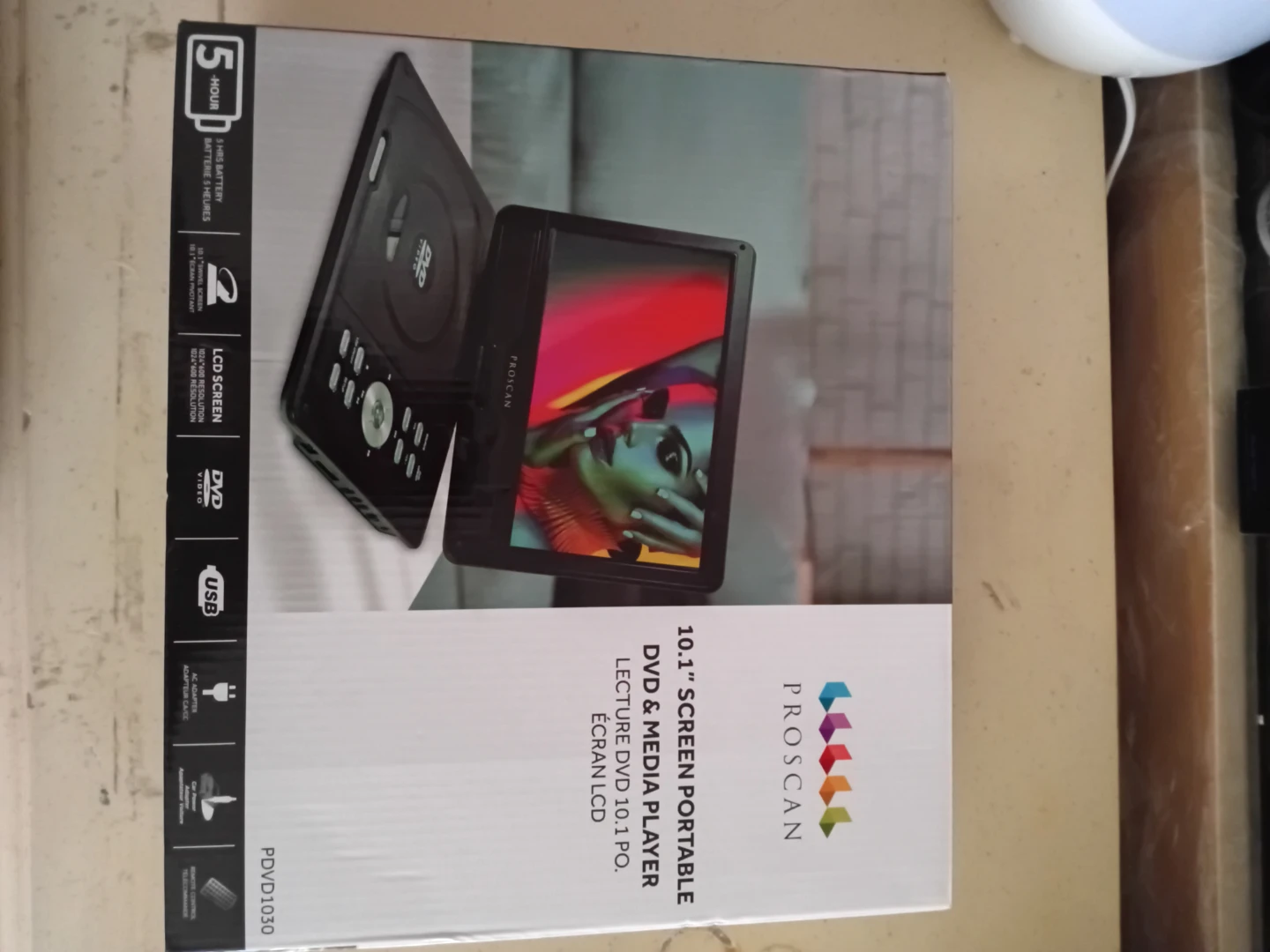 Proscan 10.1" Portable DVD Player - photo 2