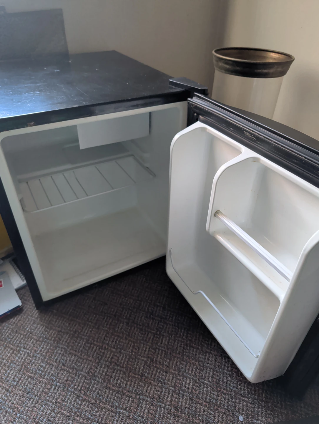 Magic Chef Black Mini Refrigerator - photo 2