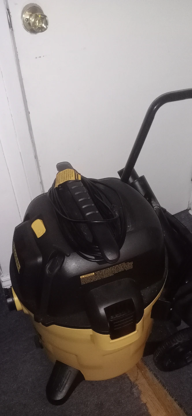 DeWalt Wet/Dry Vacuum - photo 2