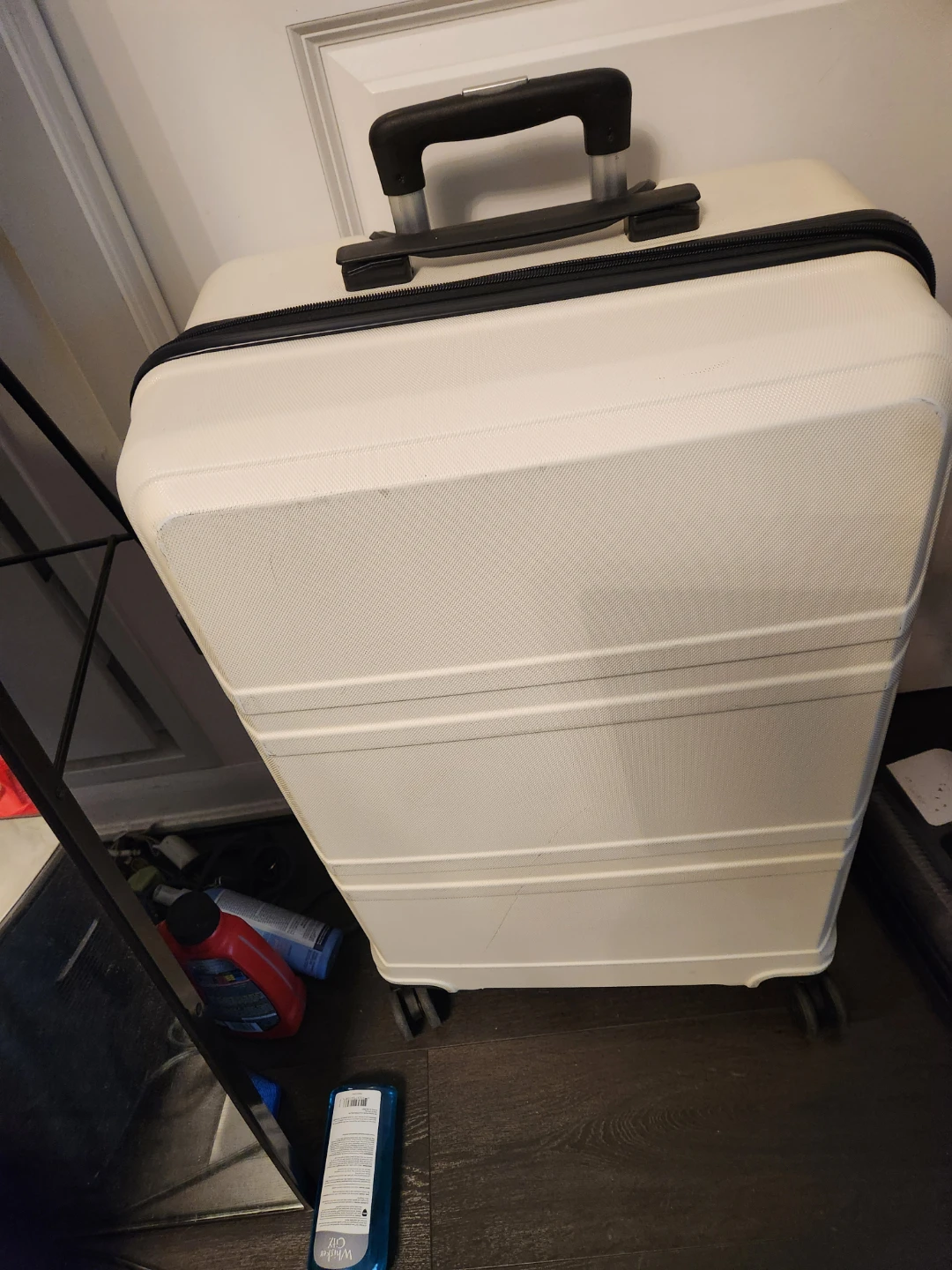 White Hardshell Suitcase with Retractable Handle