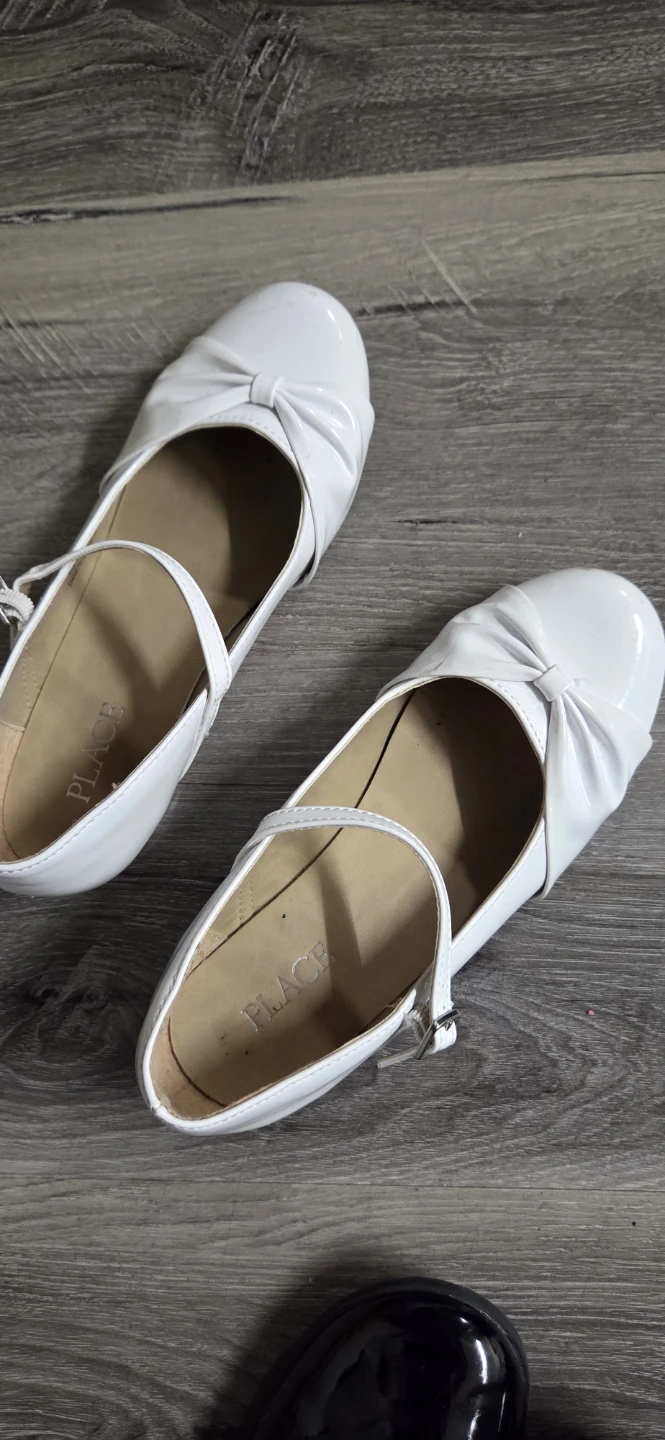 Girls White patent ballet with heel &  bow design, girl size -2