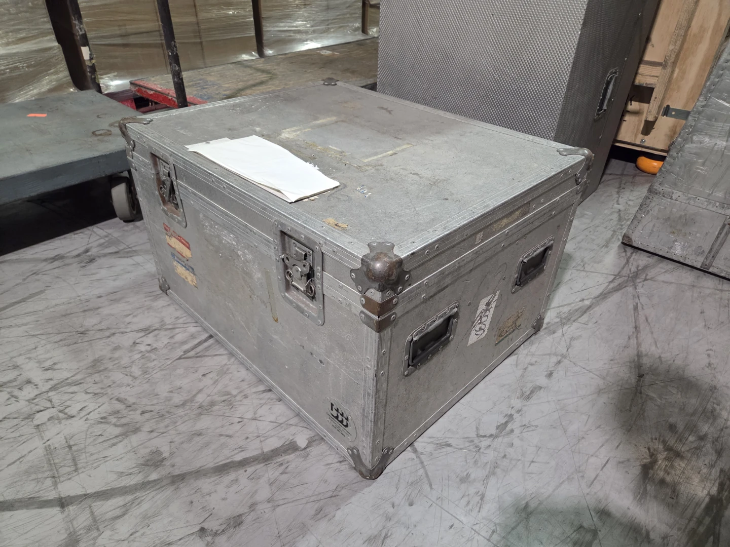 Aluminum ATA Flight Case - Approx. 32" x 24" x 20" - photo 2