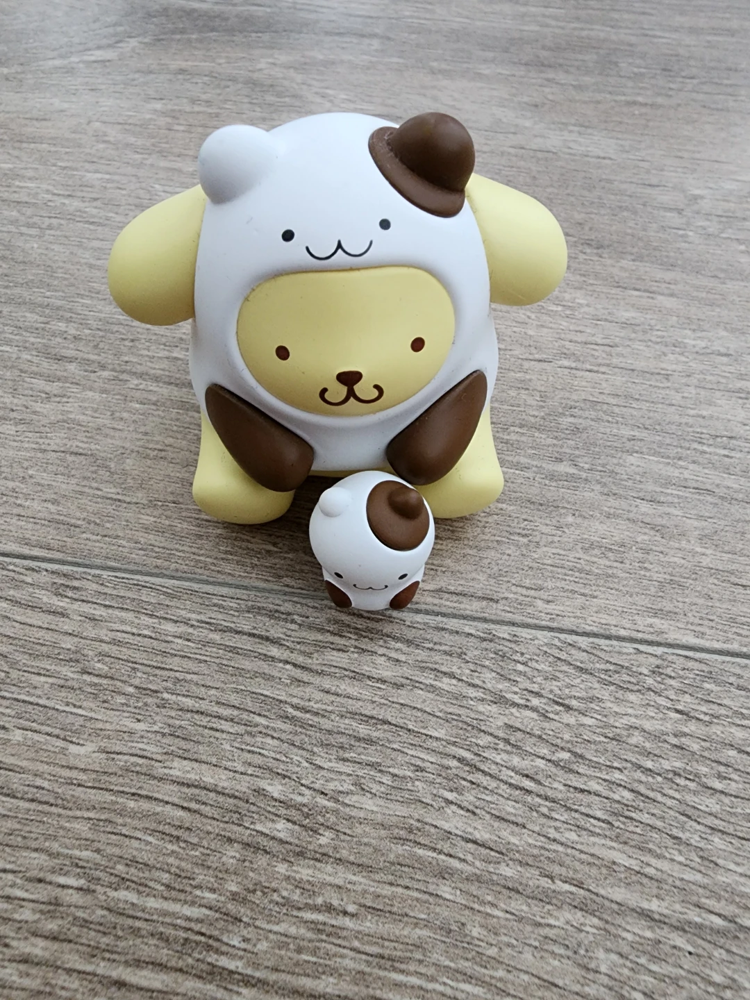Sanrio Pompompurin and Muffin Figure