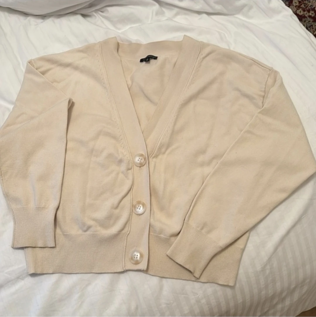 Dynamite Cream V-Neck Button Front Cardigan - photo 2