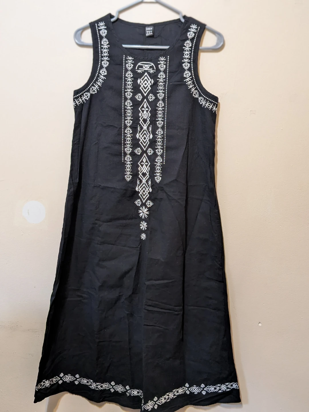 SHEIN Black Embroidered Sleeveless Dress
