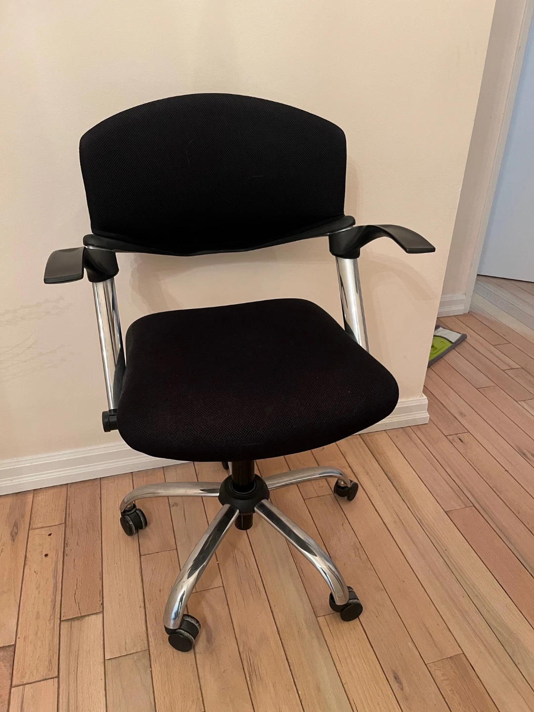 Monarch Black/Chrome Office Chair - photo 2