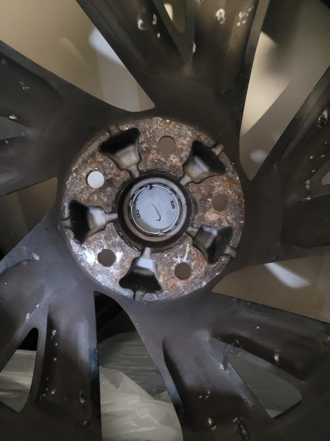 Nissan 18-inch Black Alloy Wheel - photo 2