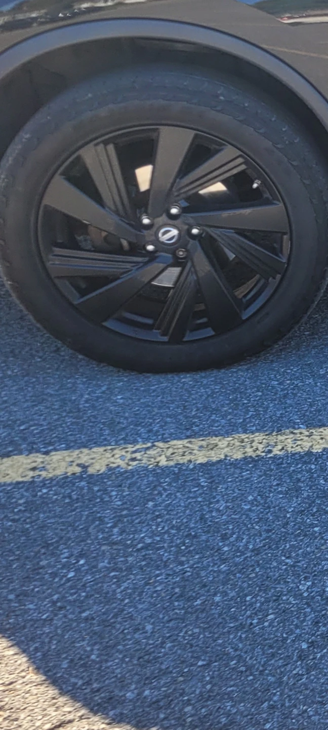 Nissan 18-inch Black Alloy Wheel - photo 4