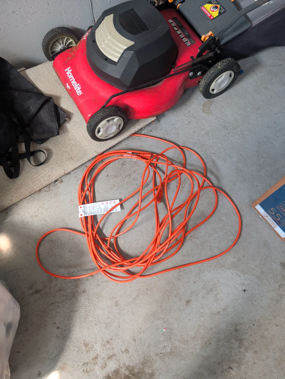 Homelite Electric Lawn Mower with wire - photo 2
