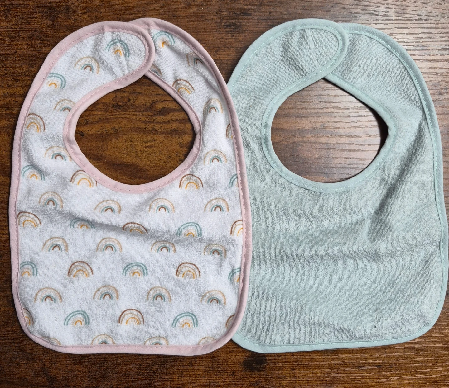 Baby Bibs - Rainbow Pattern & Mint Green 🌱