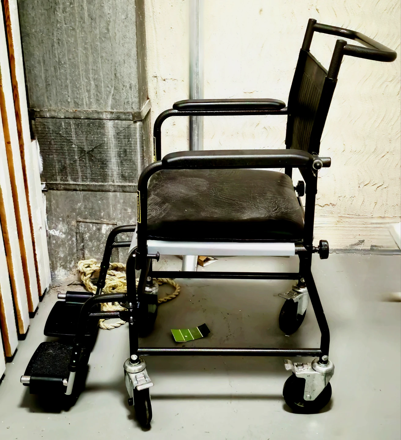 Medigas Commode Chair - photo 2