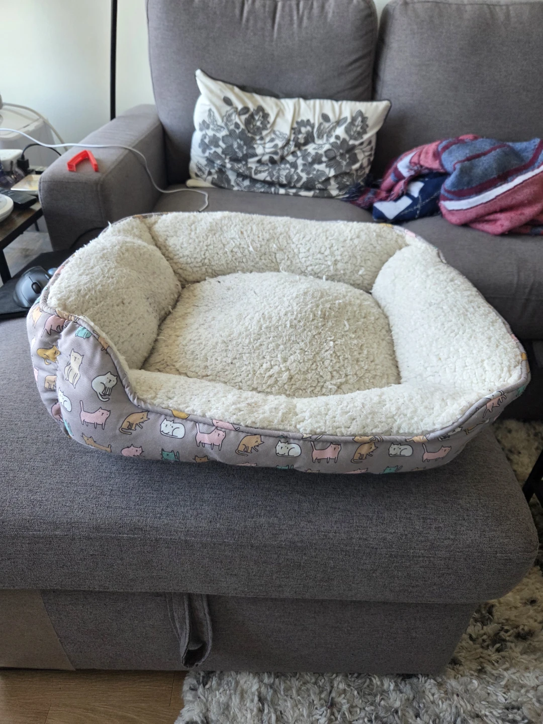 Cat Pattern Pet Bed