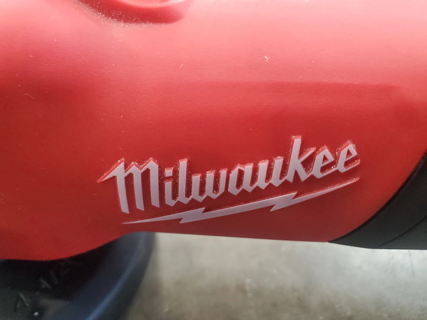 Milwaukee 4-1/2" Angle Grinder - photo 3