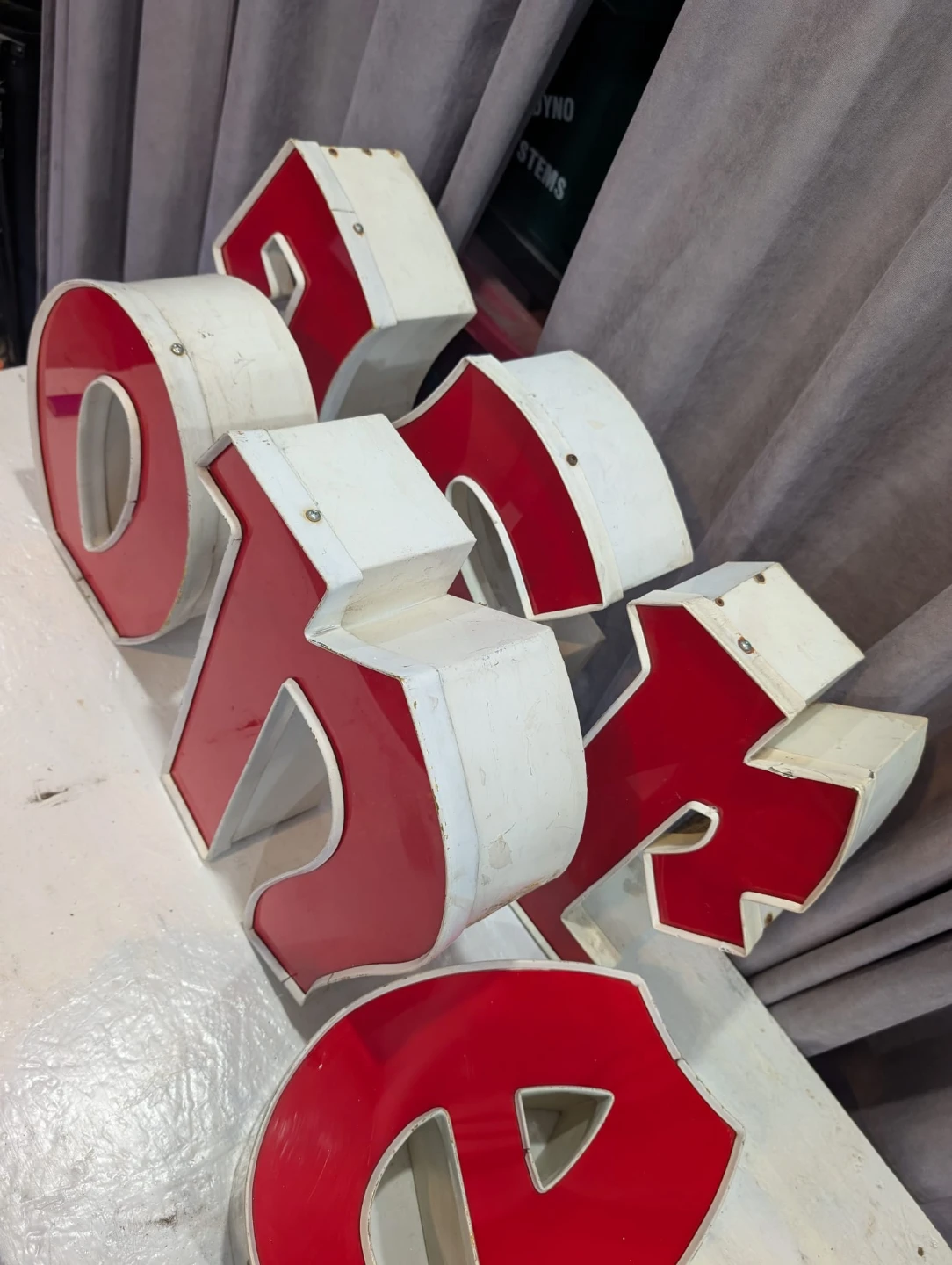 Vintage Mid-Century Neon Channel Letters - Spells "REASON" - photo 2