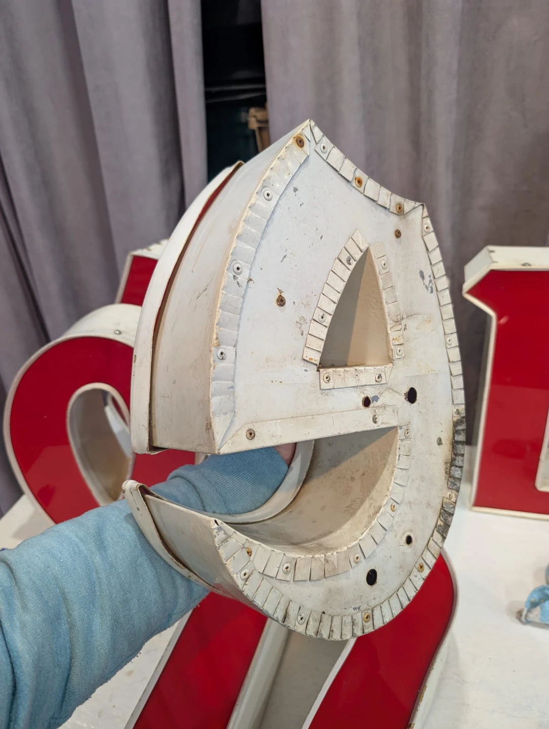 Vintage Mid-Century Neon Channel Letters - Spells "REASON" - photo 4