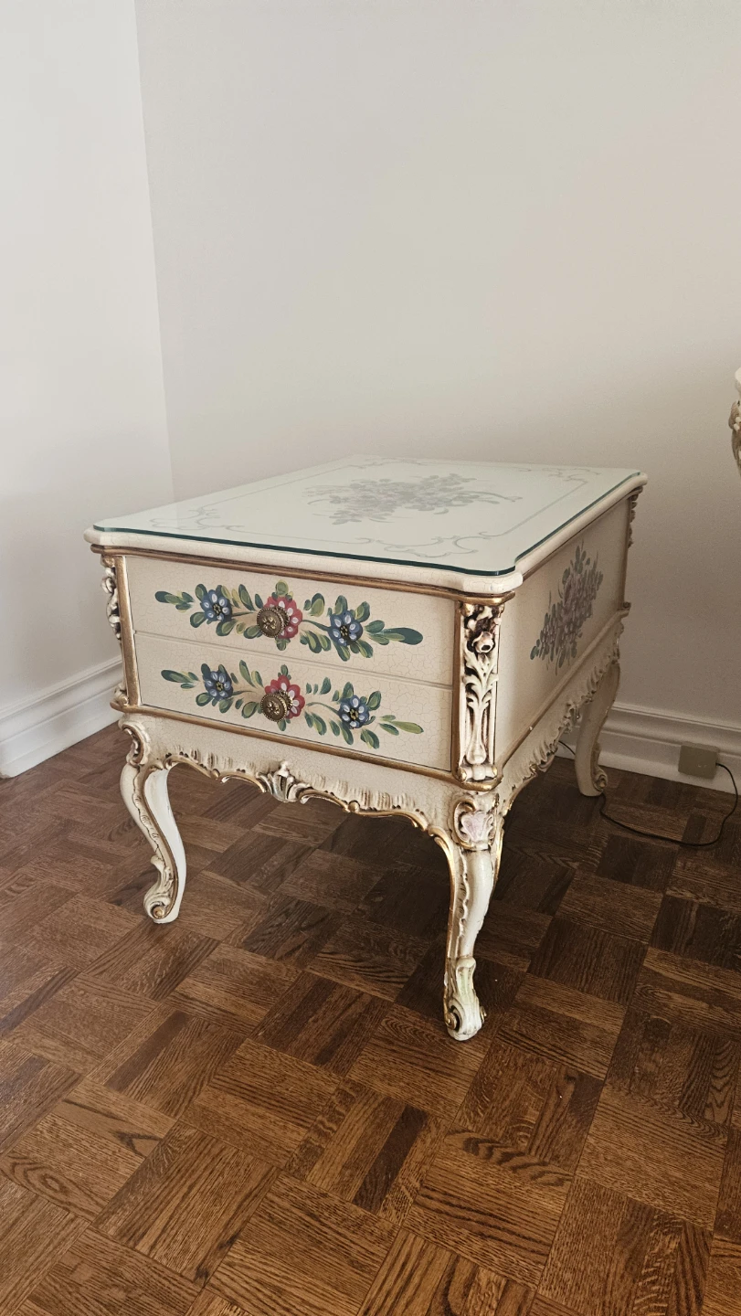 Vintage Floral End Table with Drawer - photo 2