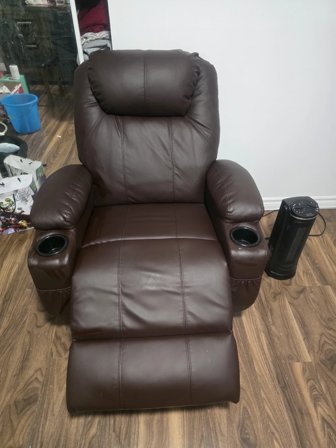 Brown Recliner Chair with Cup Holders - photo 4