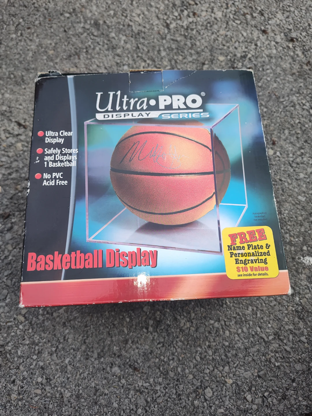 Autographed Basketball Shaq #32 with Ultra-Pro Display Case - photo 2