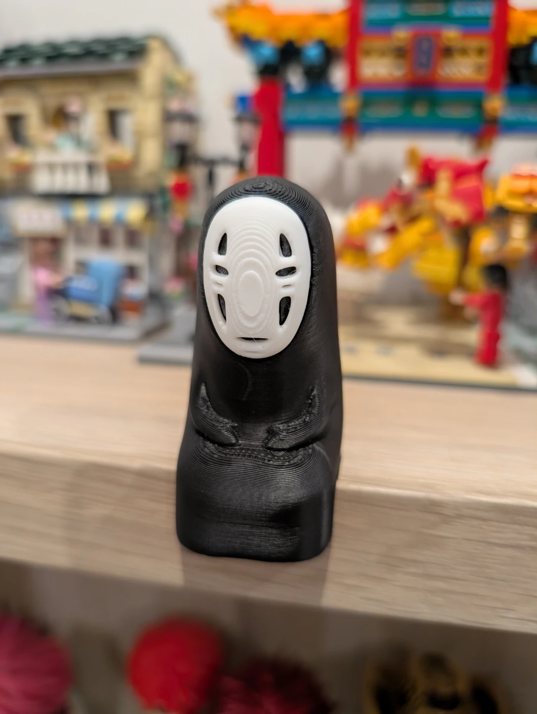 3D Printed No Face Monitor Sitter - Spirited Away Desk Decor
